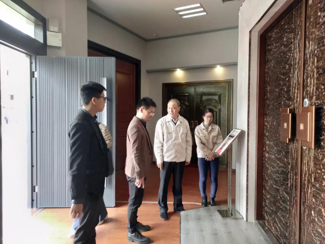 別墅進(jìn)戶門